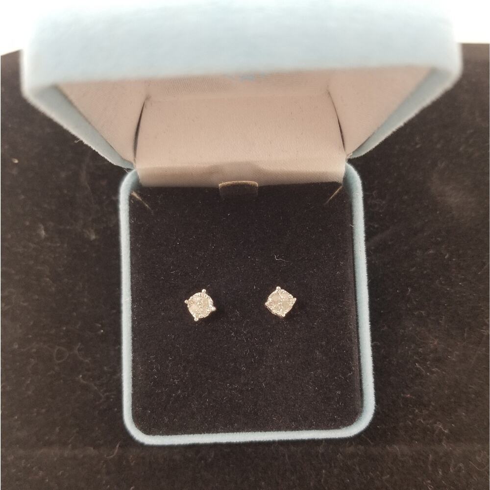 1/4 Carat Diamond Round Earring in  Gift Box Jewelry Gift Anniversary NEW in Box